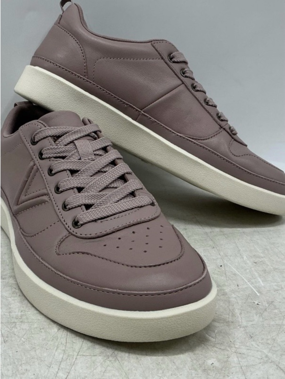 NEW Vionic Low-Top Sneakers in Mauve